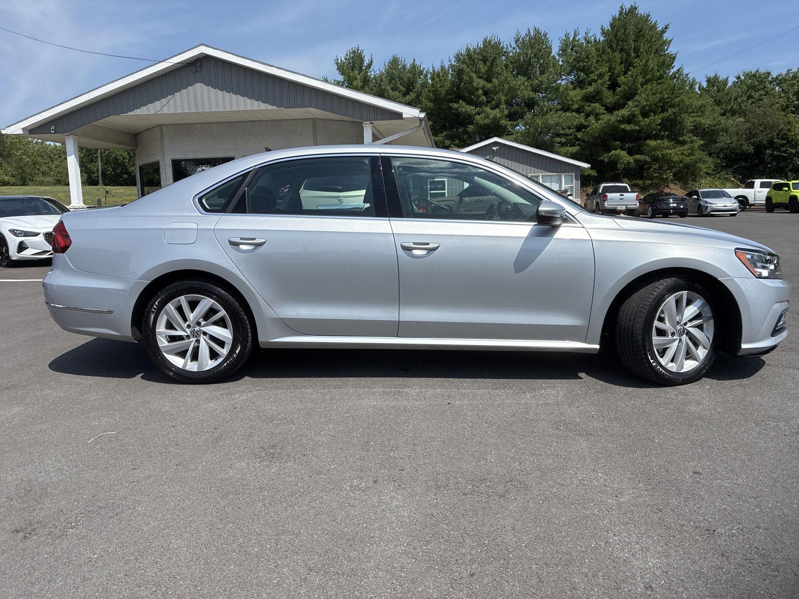 Reflex Silver Metallic 2018 Volkswagen Passat Sedan Front-Wheel Drive Automatic