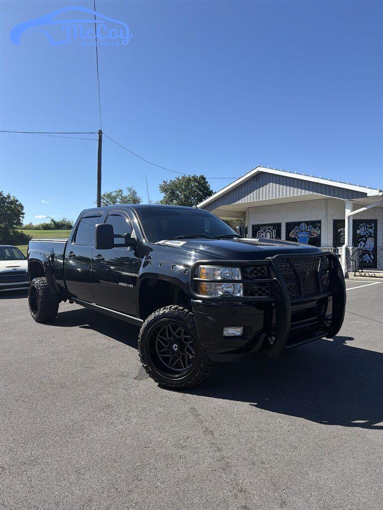 Black 2013 Chevrolet Silverado 2500HD Pickup Truck Four-Wheel Drive 6-Speed Automatic