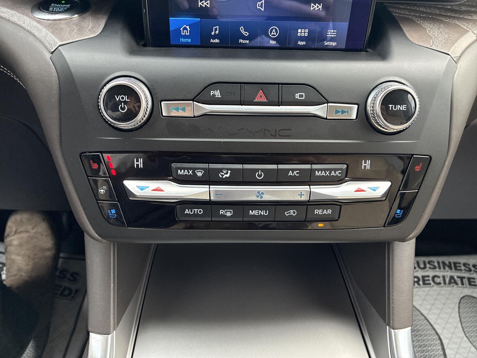2020 Ford Explorer Platinum - Photo 13