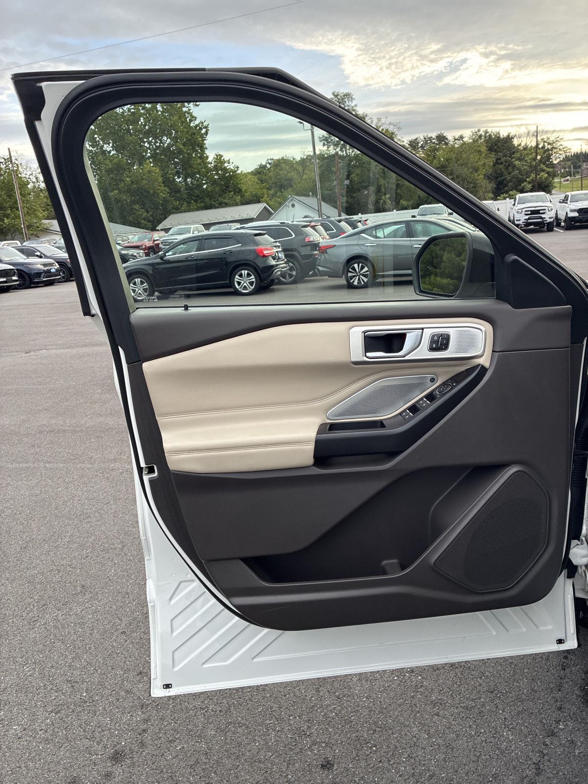 2020 Ford Explorer Platinum - Photo 19