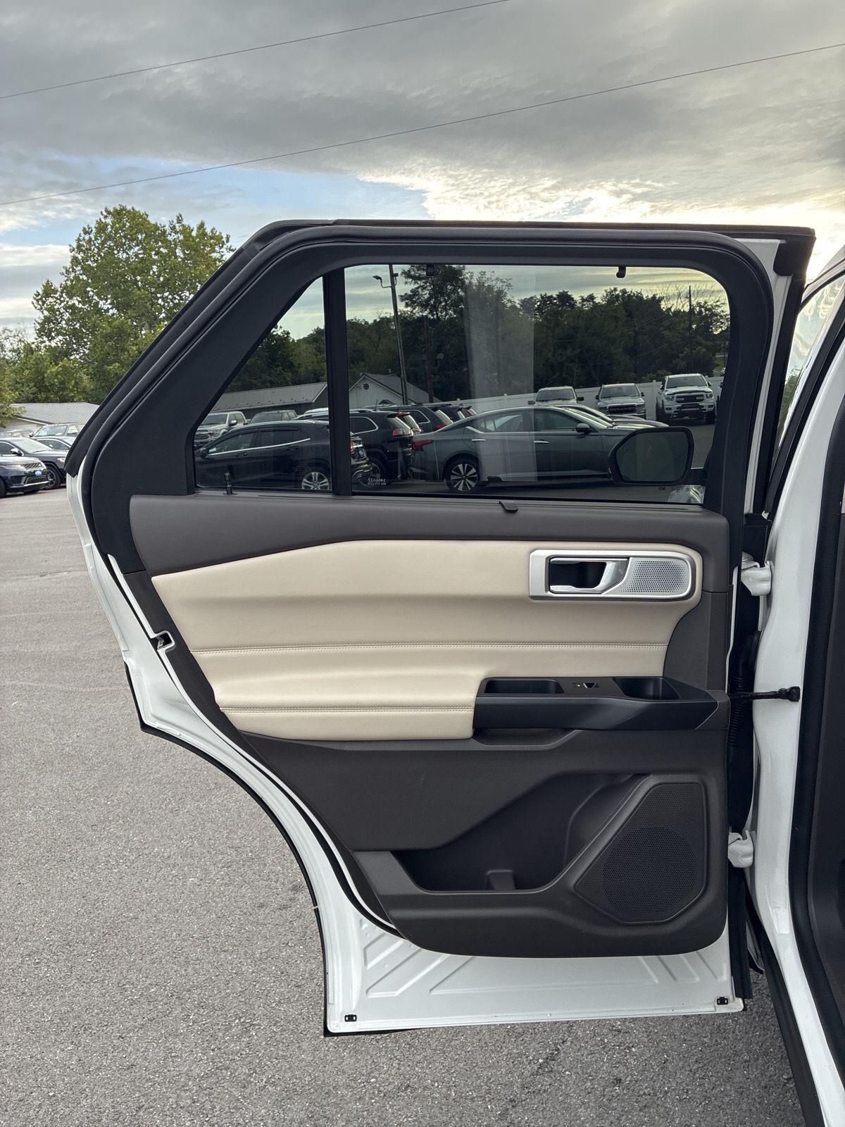 2020 Ford Explorer Platinum - Photo 24