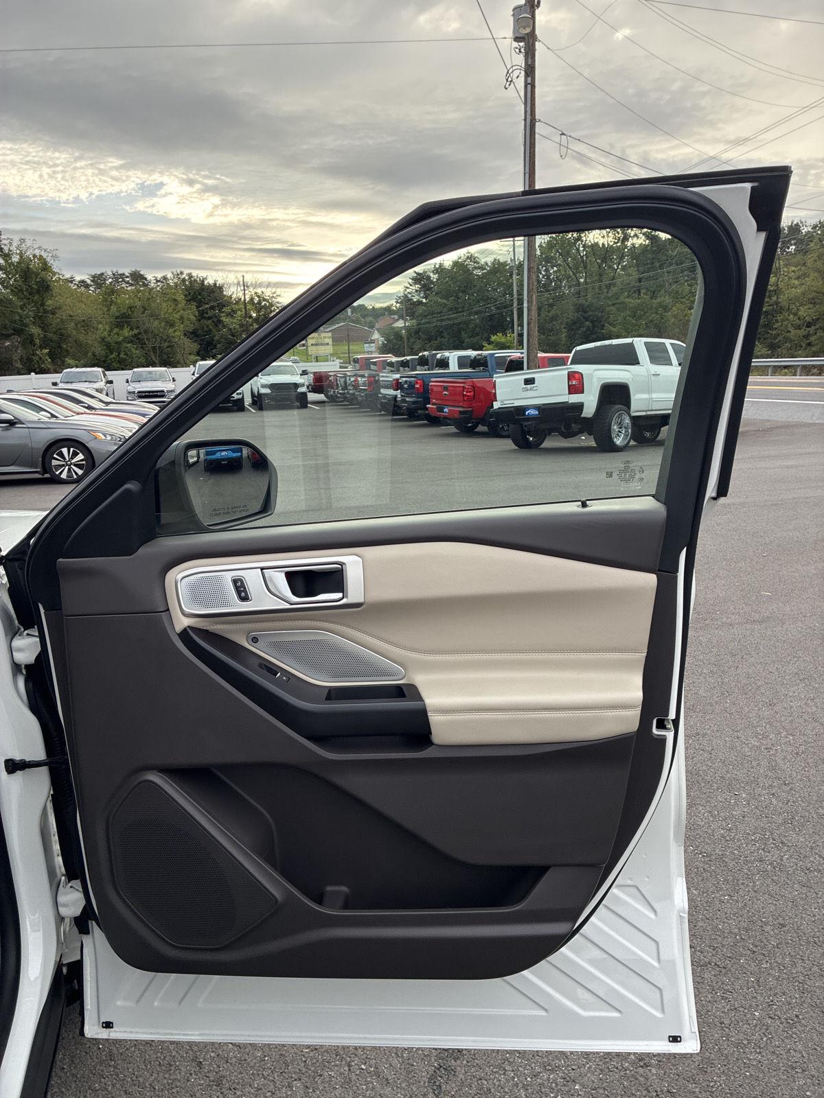 2020 Ford Explorer Platinum - Photo 29