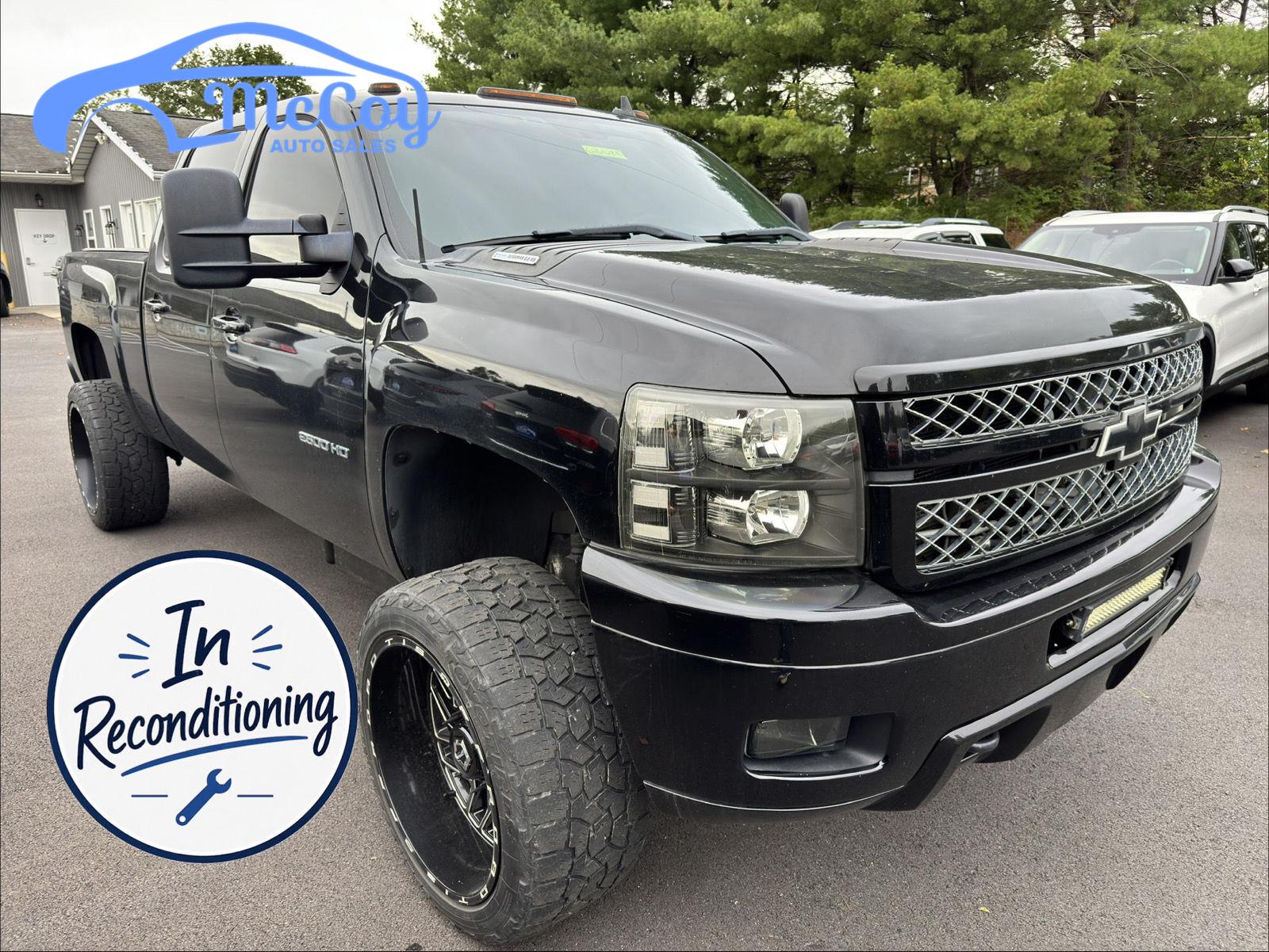 Black 2013 Chevrolet Silverado 2500HD Pickup Truck Four-Wheel Drive 6-Speed Automatic