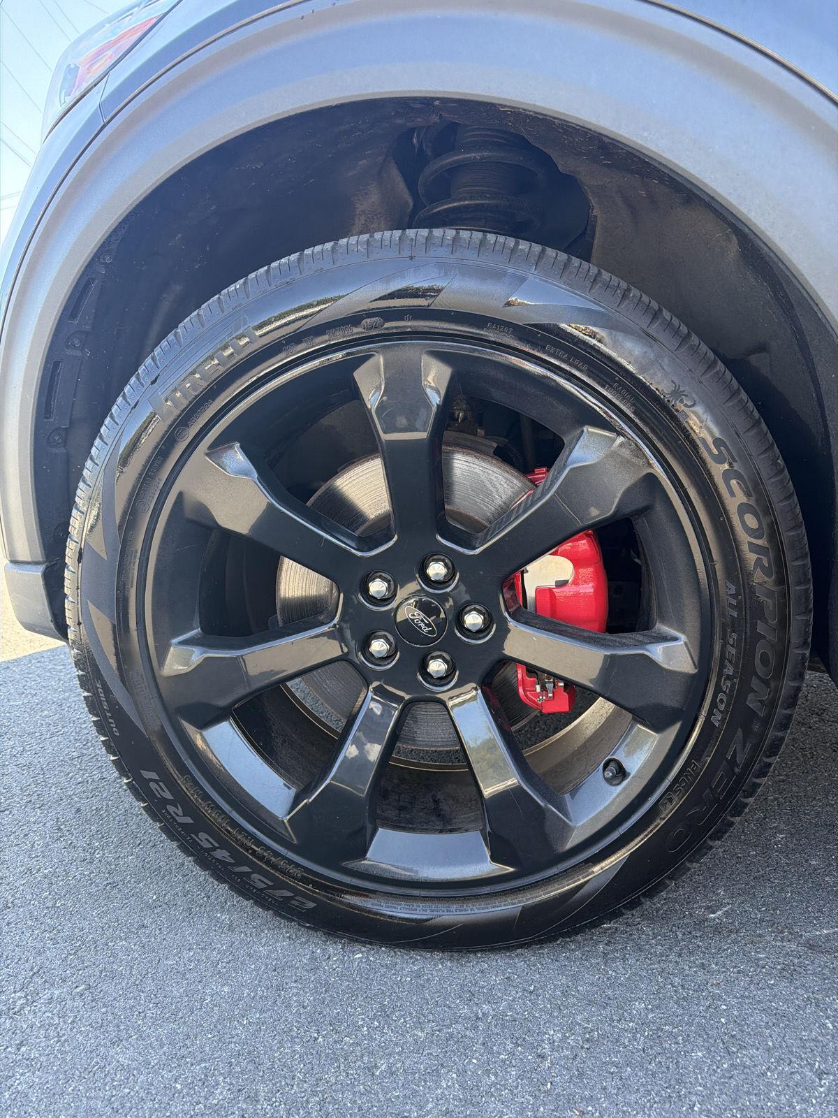 2022 Ford Explorer ST - Photo 8