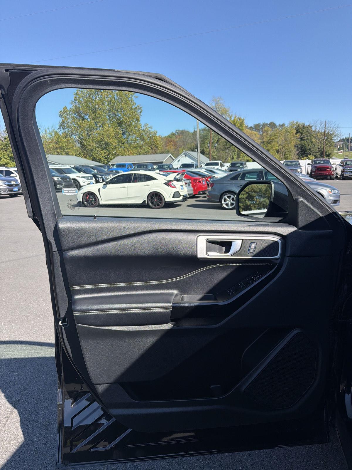 2022 Ford Explorer ST - Photo 17