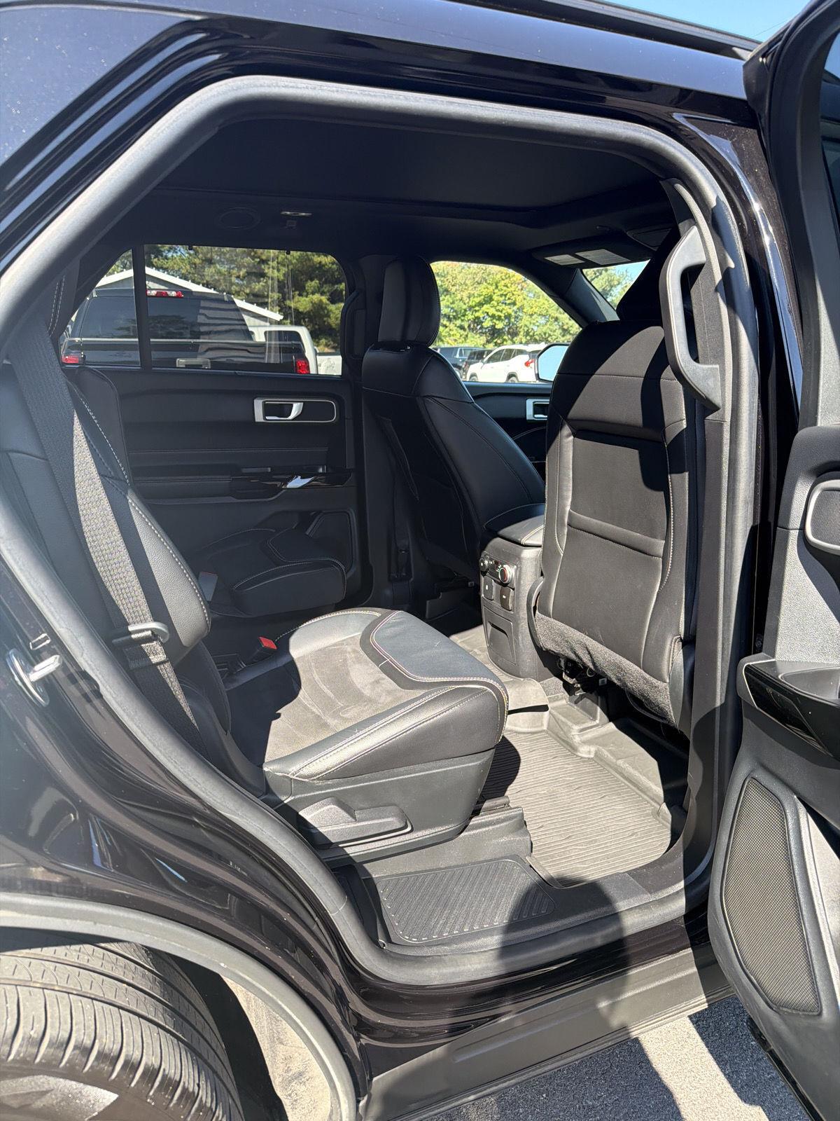 2022 Ford Explorer ST - Photo 23