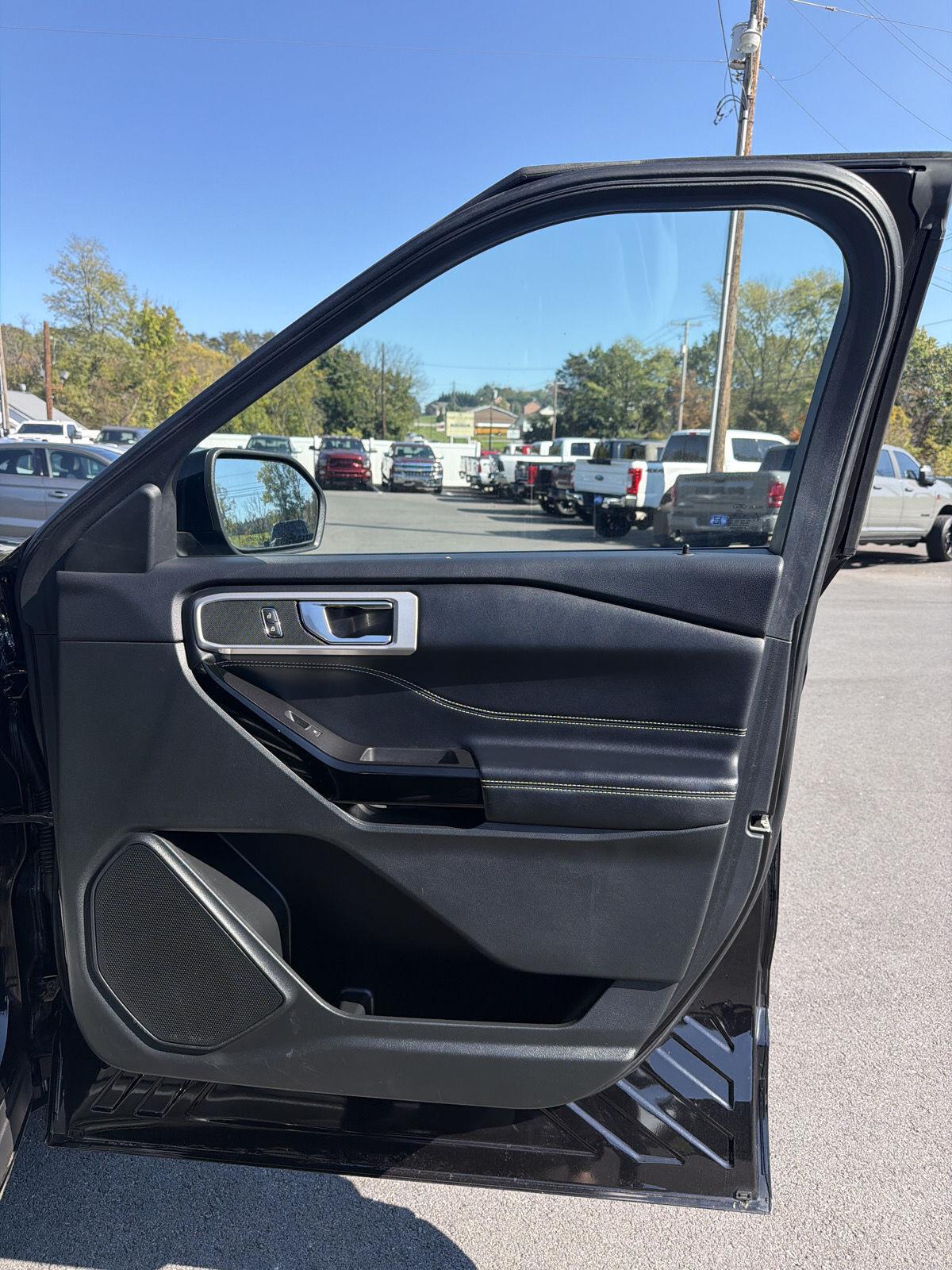 2022 Ford Explorer ST - Photo 26