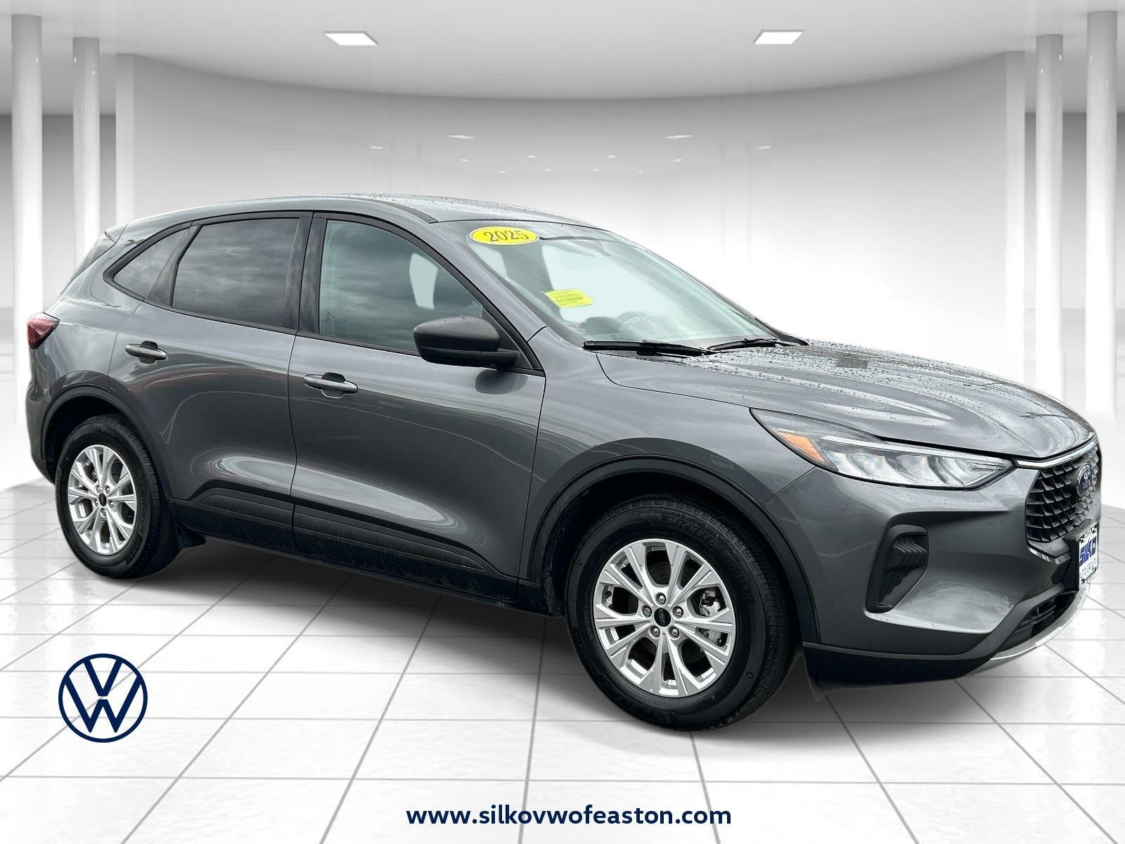 Carbonized Gray 2025 Ford Escape Active FWD SUV / Crossover Front-Wheel Drive 8-Speed Automatic