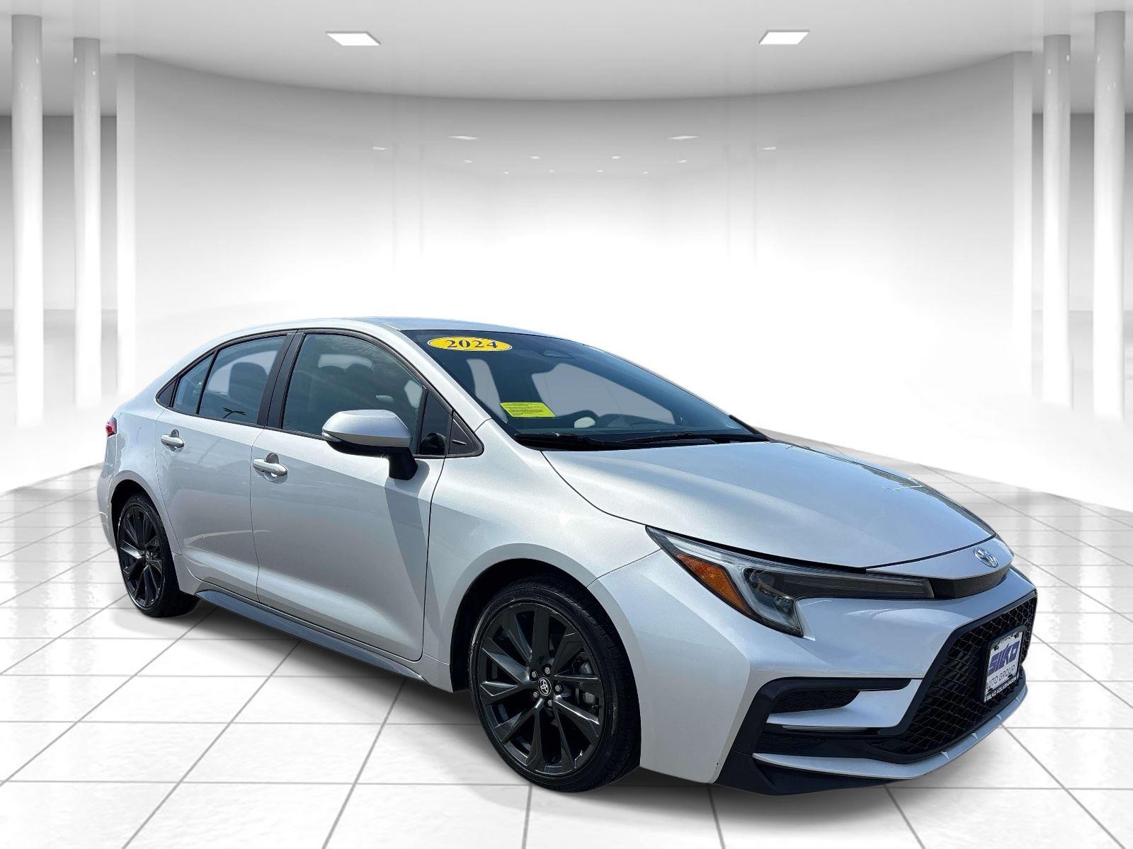 Classic Silver Metallic 2024 Toyota Corolla SE FWD Sedan Front-Wheel Drive Continuously Variable Transmission