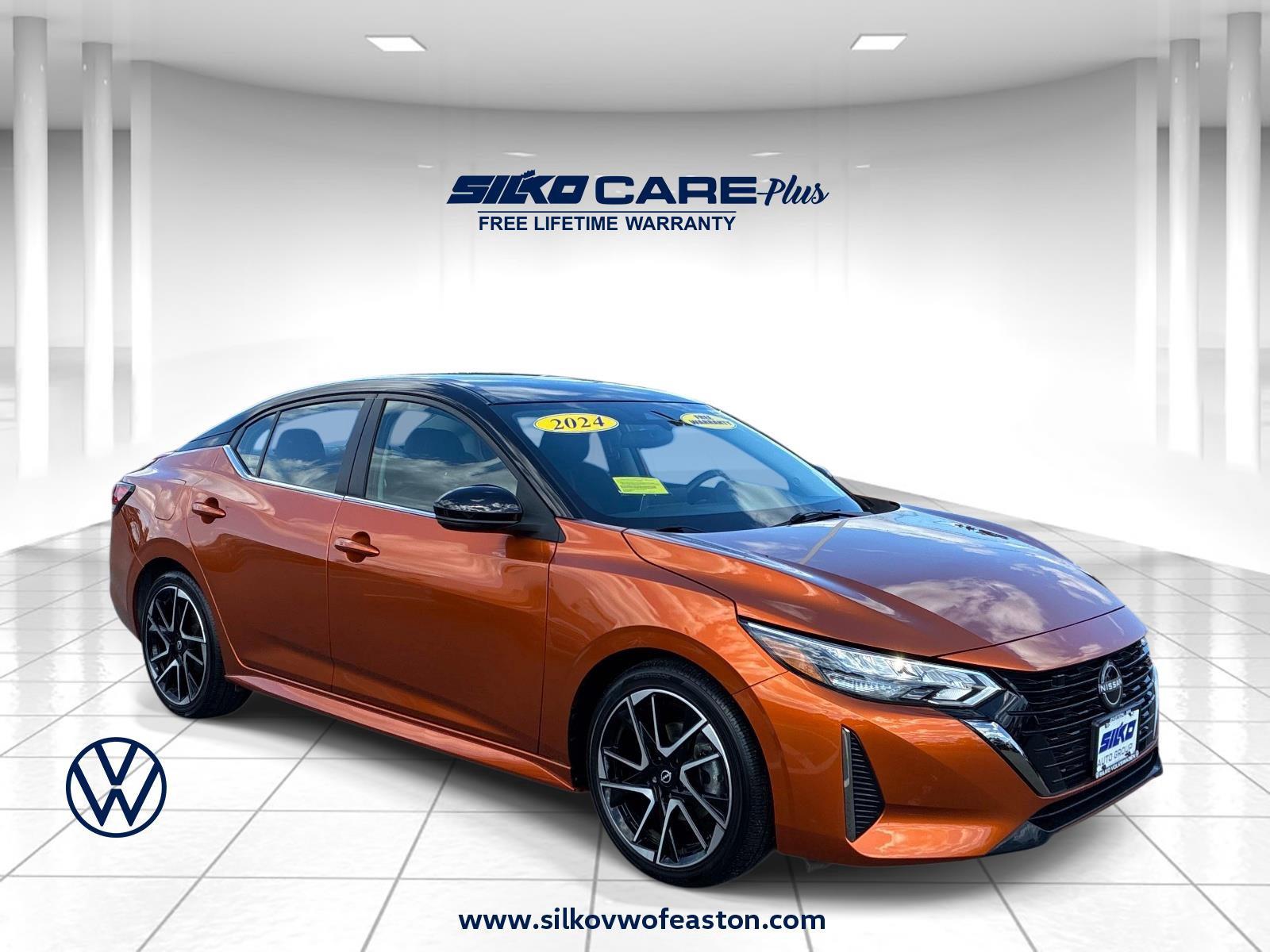 Monarch Orange Metallic/Super Black 2024 Nissan Sentra Sedan Front-Wheel Drive Continuously Variable Transmission