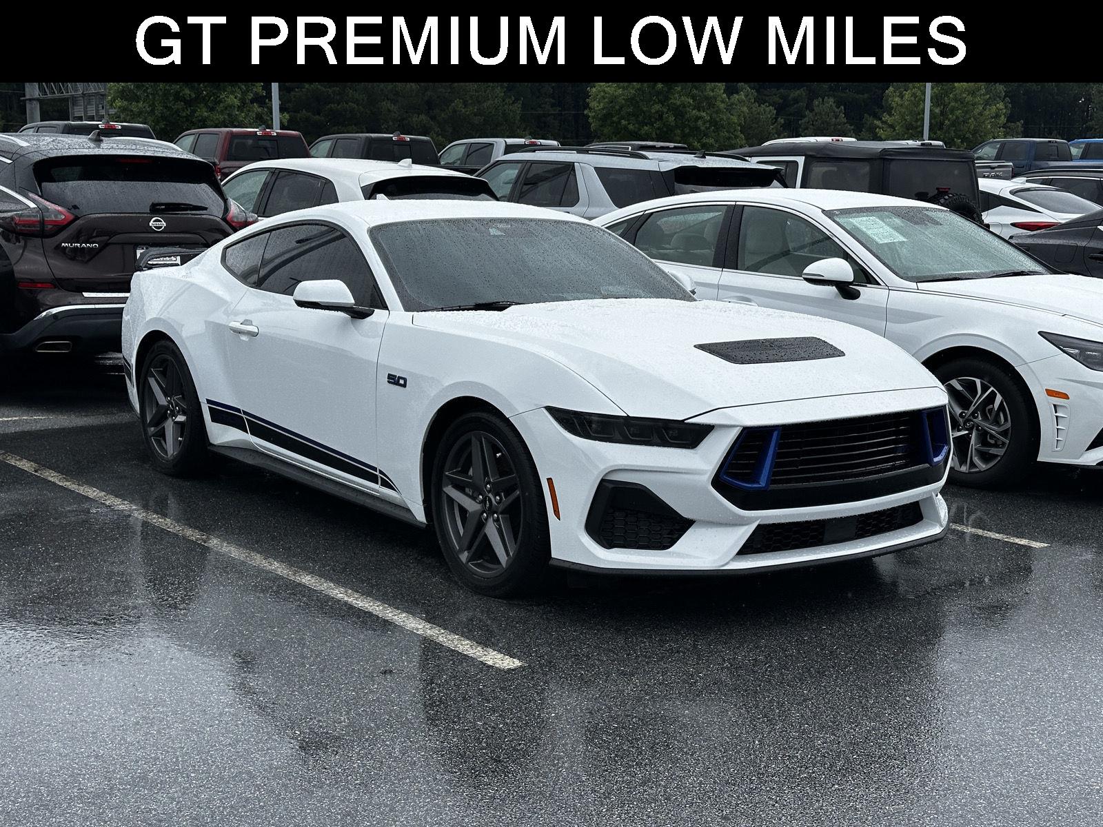 Oxford White 2025 Ford Mustang Coupe Rear-Wheel Drive 6-Speed Manual