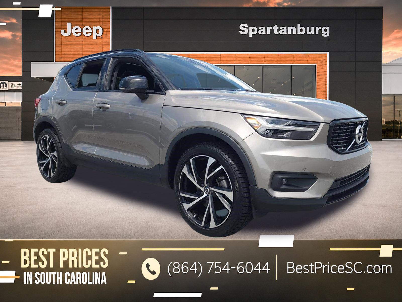 2022 Volvo XC40 T4 R-Design FWD