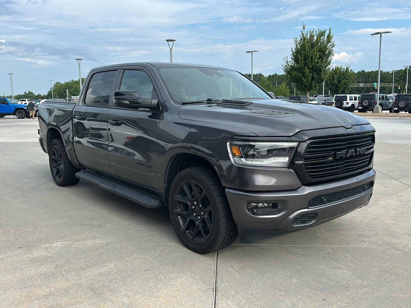 2024 RAM 1500 Laramie Crew Cab 4WD