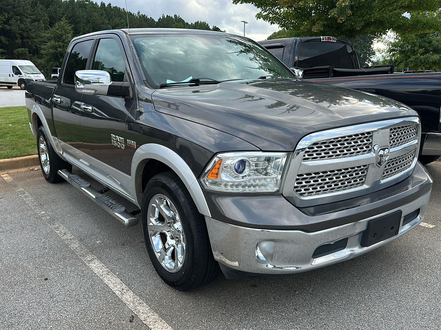  2016 RAM 1500 Laramie Crew Cab 4WD   