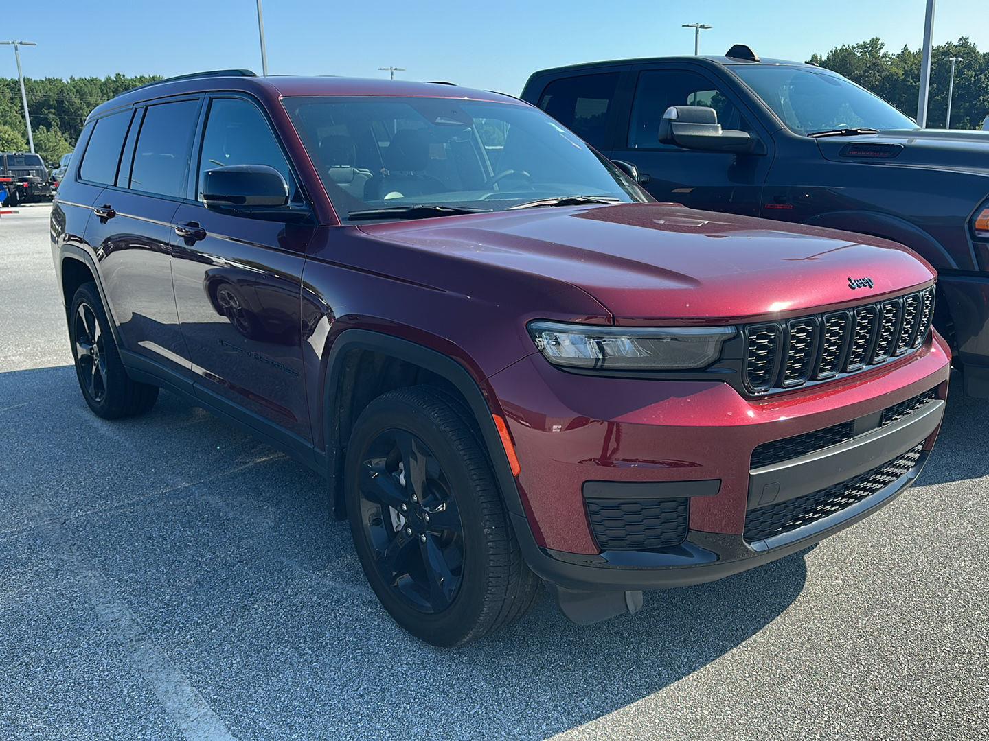 2025 Jeep Grand Cherokee L Rojo (Velvet Red Pearlcoat) SUV/Crossover 4X2 8 velocidades Automática