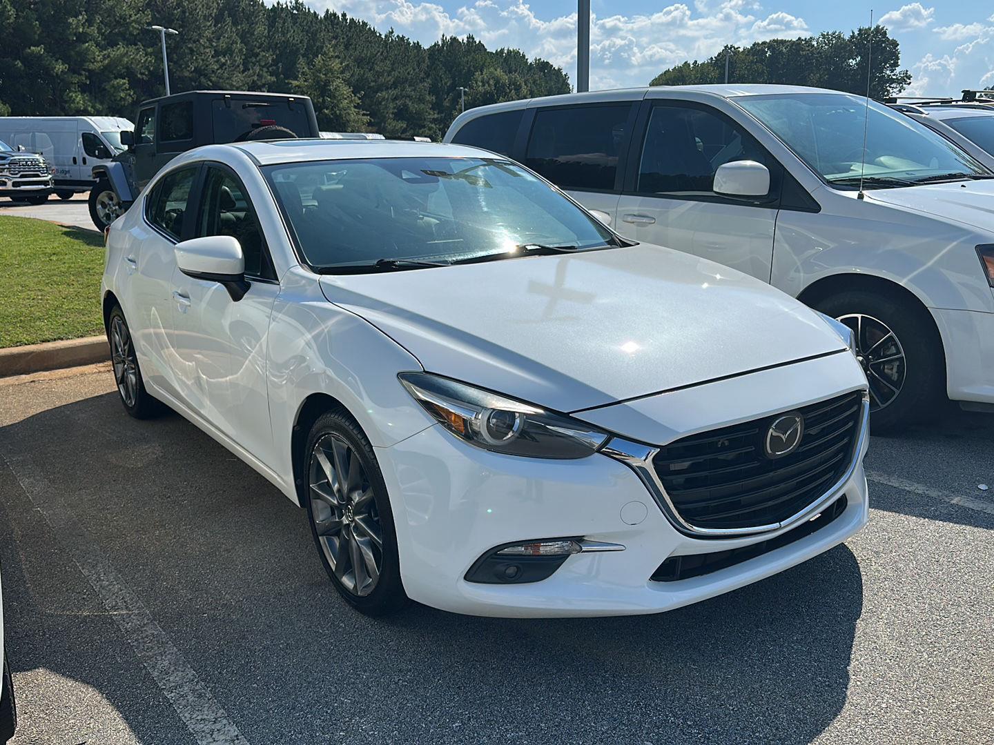 Snowflake White Pearl Mica 2018 Mazda MAZDA3 Sedan Front-Wheel Drive Automatic