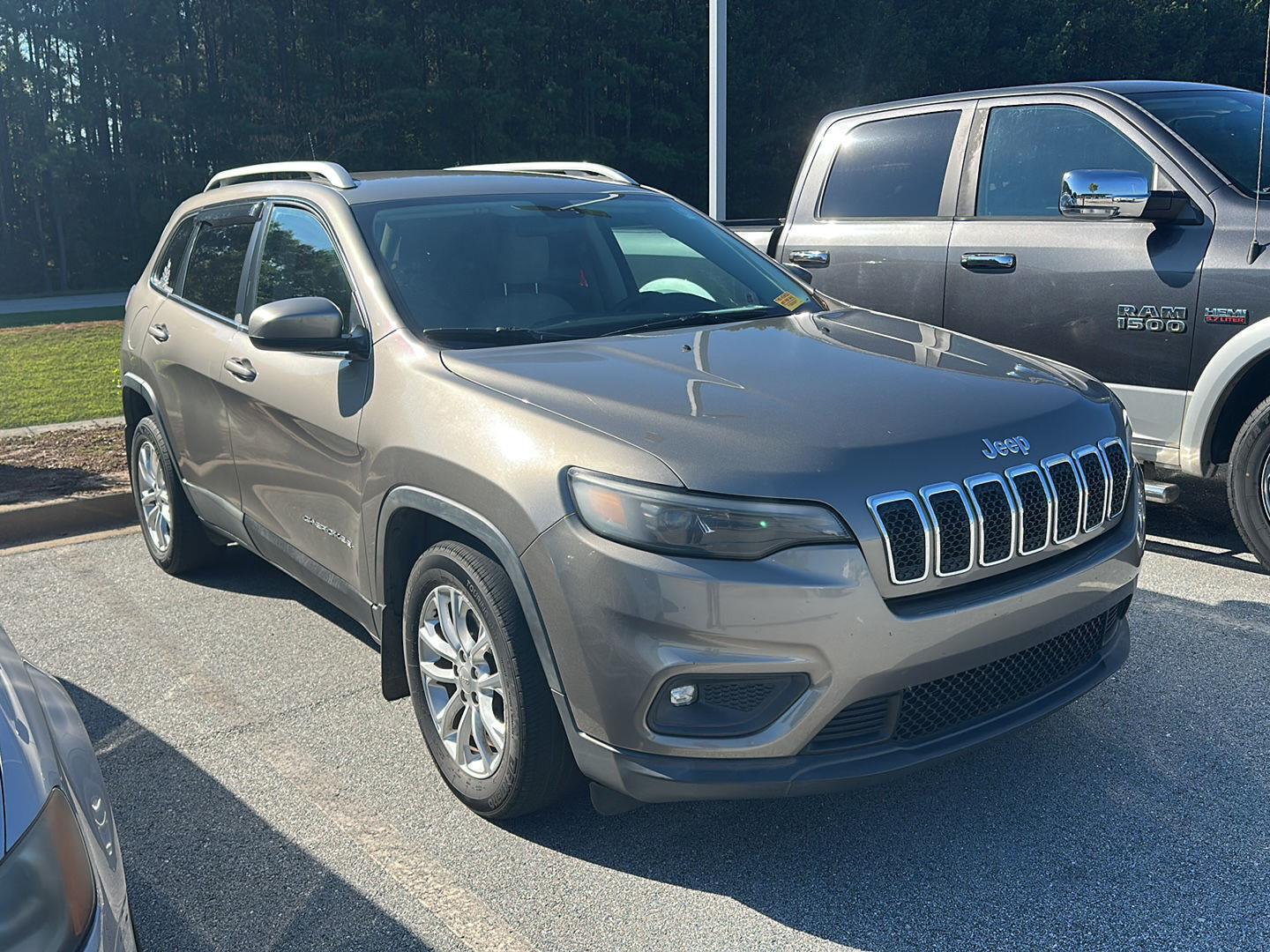 Light Brownstone Pearlcoat 2019 Jeep Cherokee SUV / Crossover Front-Wheel Drive 9-Speed Automatic