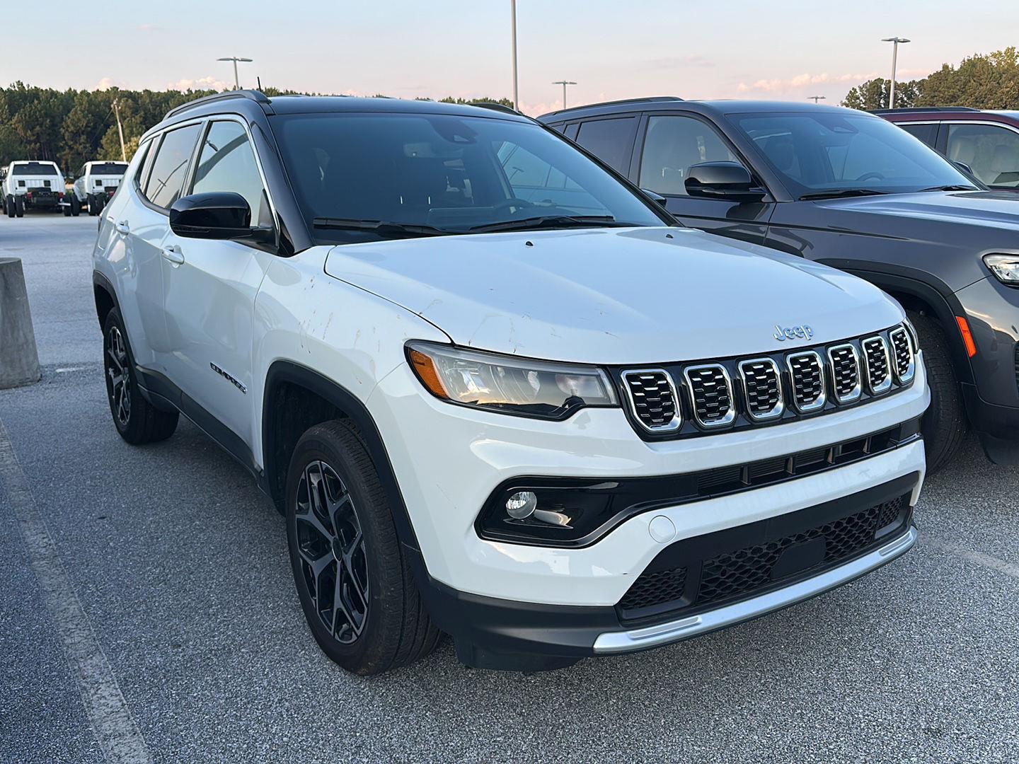 Bright White Clearcoat 2025 Jeep Compass SUV / Crossover Four-Wheel Drive 8-Speed Automatic