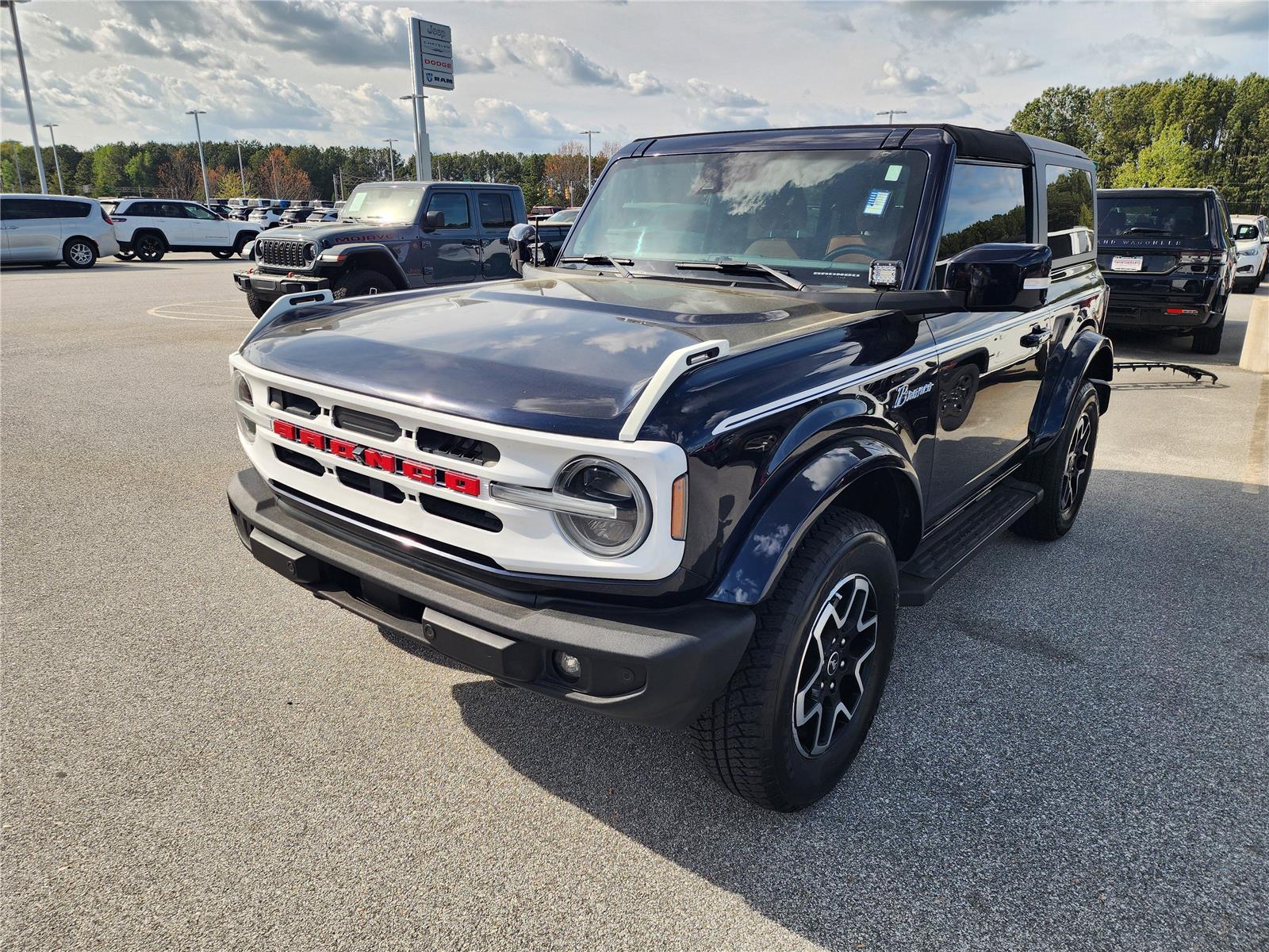 View vehicle photo 2