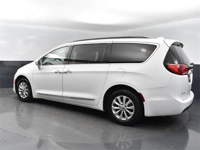 Used 2017 Chrysler Pacifica Touring-L with VIN 2C4RC1BGXHR821428 for sale in Norcross, GA