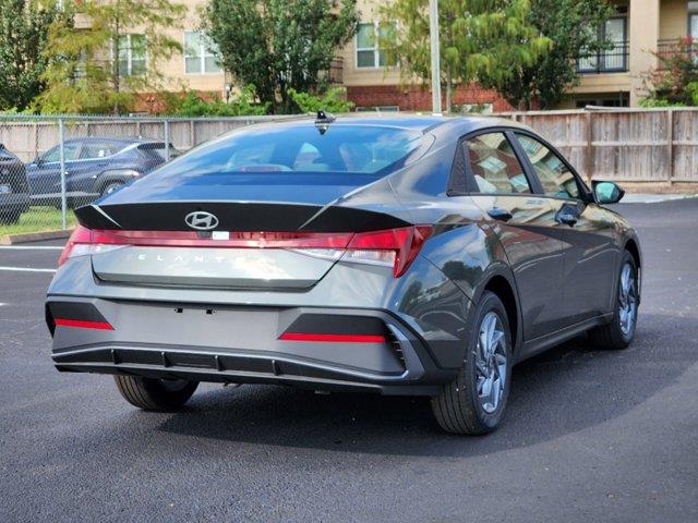 2024 Hyundai Elantra SEL 3