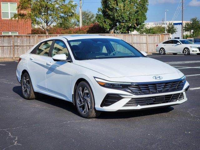 2024 Hyundai Elantra SEL 2