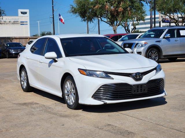 2020 Toyota Camry LE 3