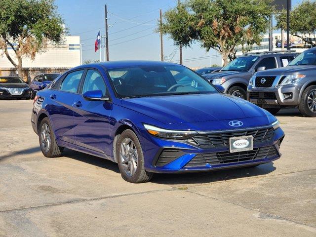 2024 Hyundai Elantra SEL 3