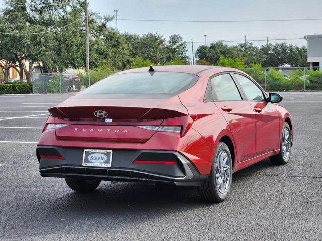 2024 Hyundai Elantra SEL 3