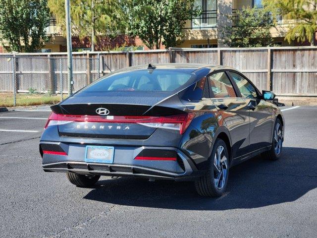 2024 Hyundai Elantra SEL 3