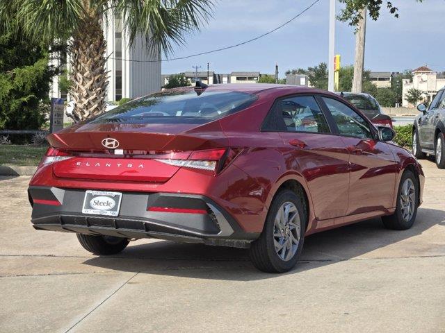 2024 Hyundai Elantra SEL 4