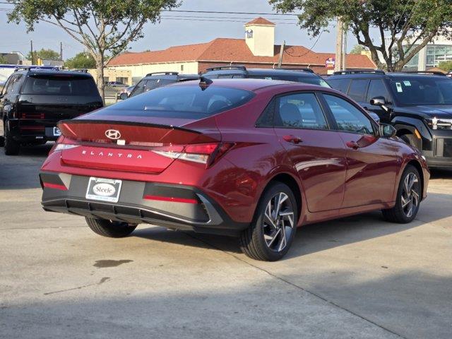 2025 Hyundai Elantra SEL Sport 4