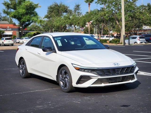 2025 Hyundai Elantra Hybrid Blue 2