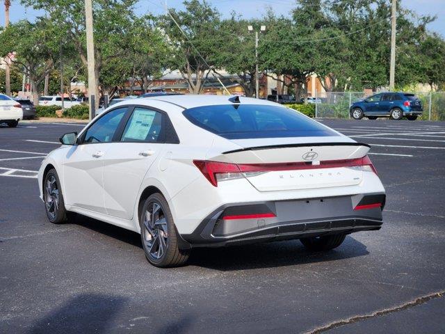 2025 Hyundai Elantra Hybrid Blue 4