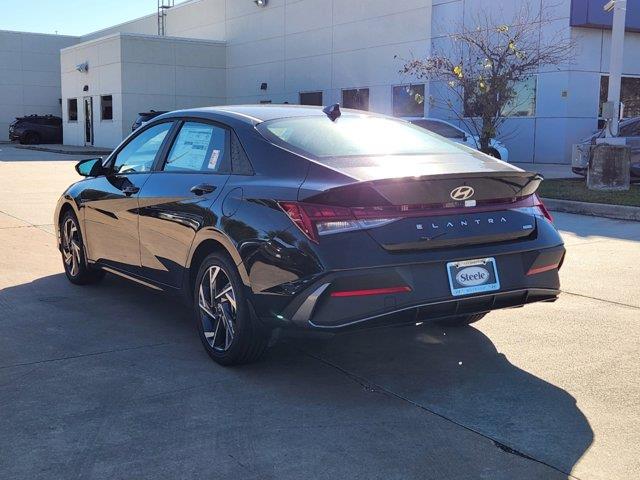 2025 Hyundai Elantra Hybrid Blue 4