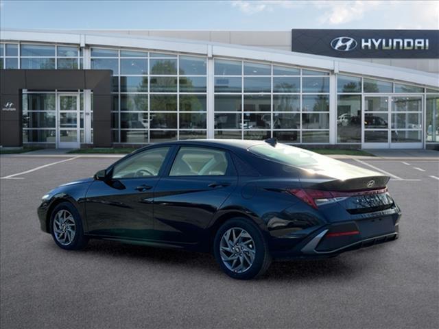 2025 Hyundai Elantra Hybrid Blue 4