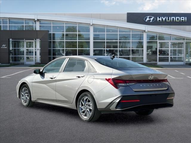 2024 Hyundai Elantra SEL 5