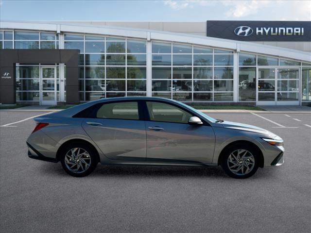 2024 Hyundai Elantra SEL 9