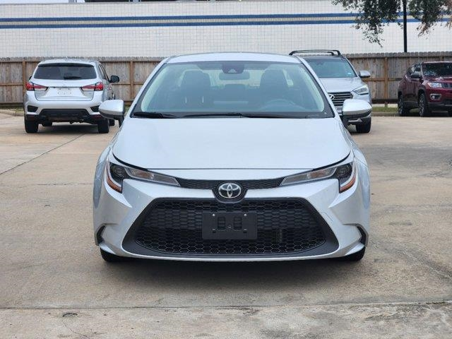 2022 Toyota Corolla LE 2