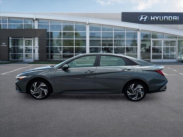 2024 Hyundai Elantra SEL 3