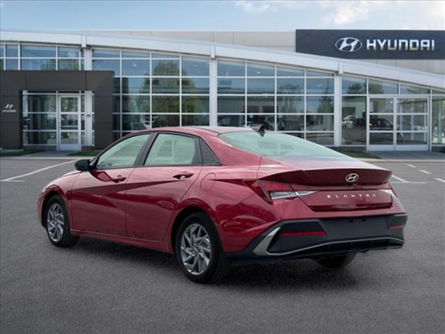 2024 Hyundai Elantra SEL 5