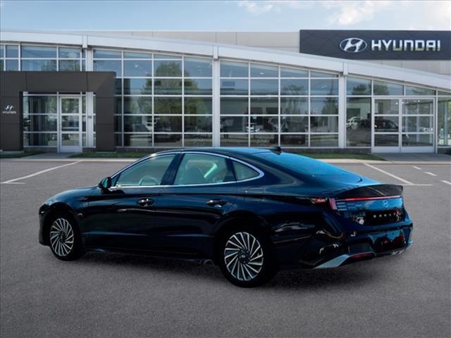 2024 Hyundai Sonata Hybrid Limited 4