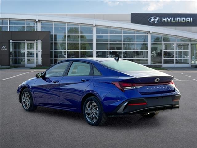 2024 Hyundai Elantra SEL 5