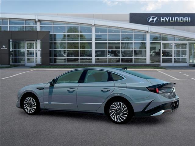 2024 Hyundai Sonata Hybrid Limited 4