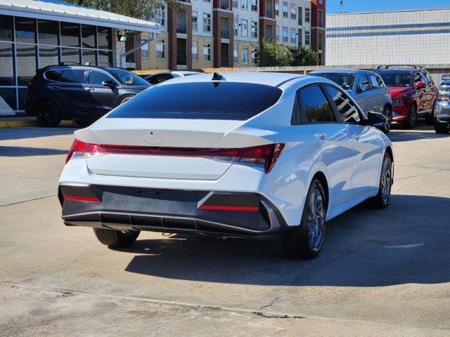 2024 Hyundai Elantra SEL 5