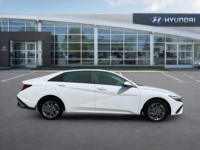 2025 Hyundai Elantra Hybrid Blue 9