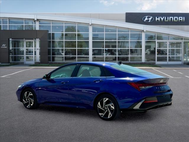 2025 Hyundai Elantra Limited 4