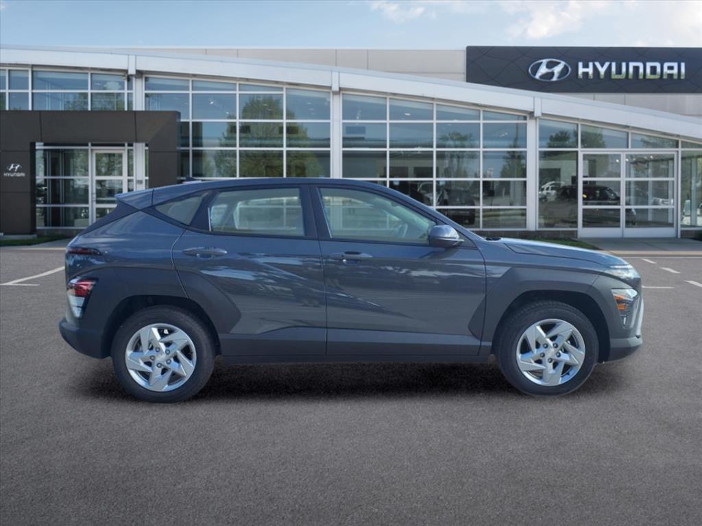 2025 Hyundai Kona SE 4