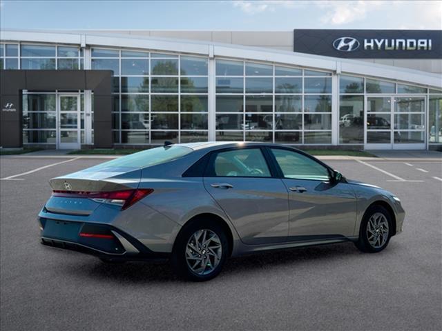 2024 Hyundai Elantra SEL 8