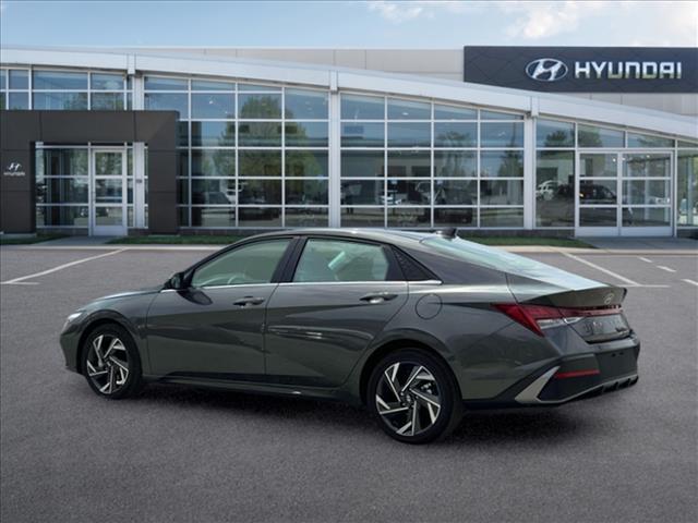 2025 Hyundai Elantra Hybrid Limited 4